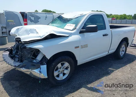 2016 Ram 1500 Tradesman из США, поврежденный, VIN 3C6JR6AT0GG331339